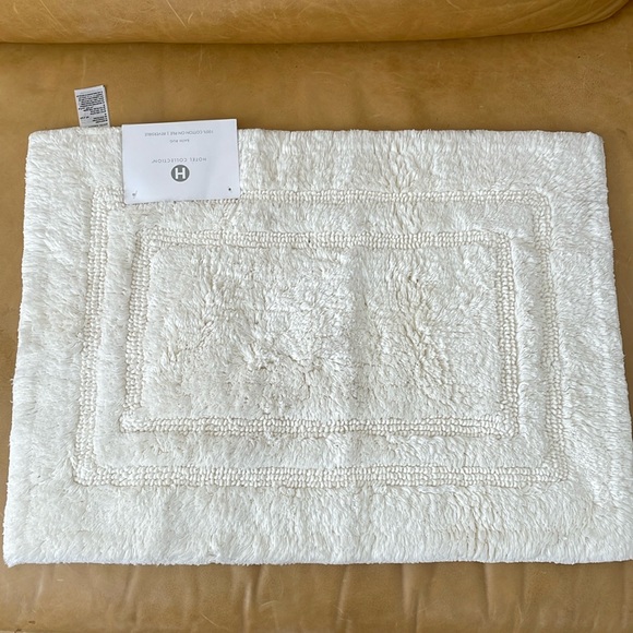 HOTLE COLLECTION Cotton Reversible 21" x 33" Bath Rug - Picture 2 of 8